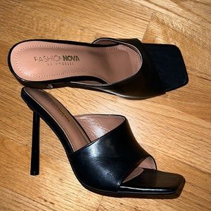 Fashion, nova, black heels , mules